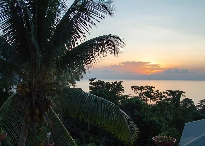 Josies * Beau Vallon
