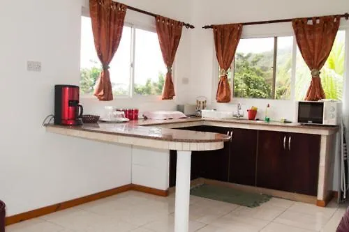 Josies * Beau Vallon