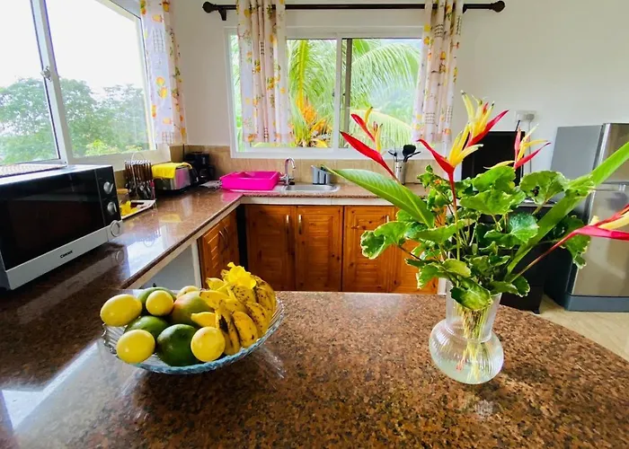 Josies * Beau Vallon